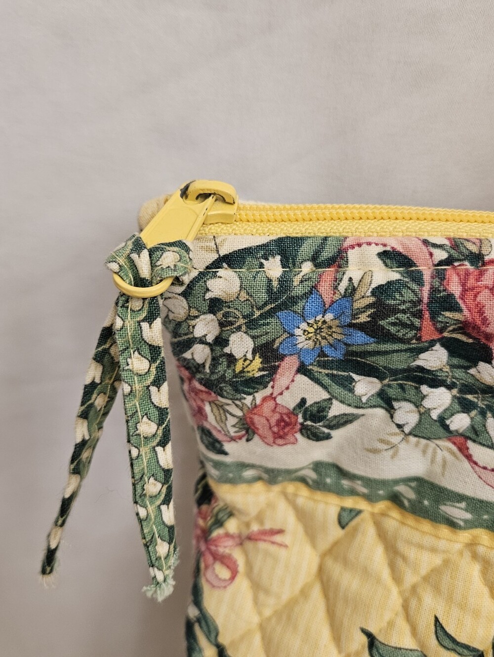 Vera Bradley Villager Hope Lily of the Valley Yellow Quilted Floral Tote Bag Vtg - Picture 6 of 16